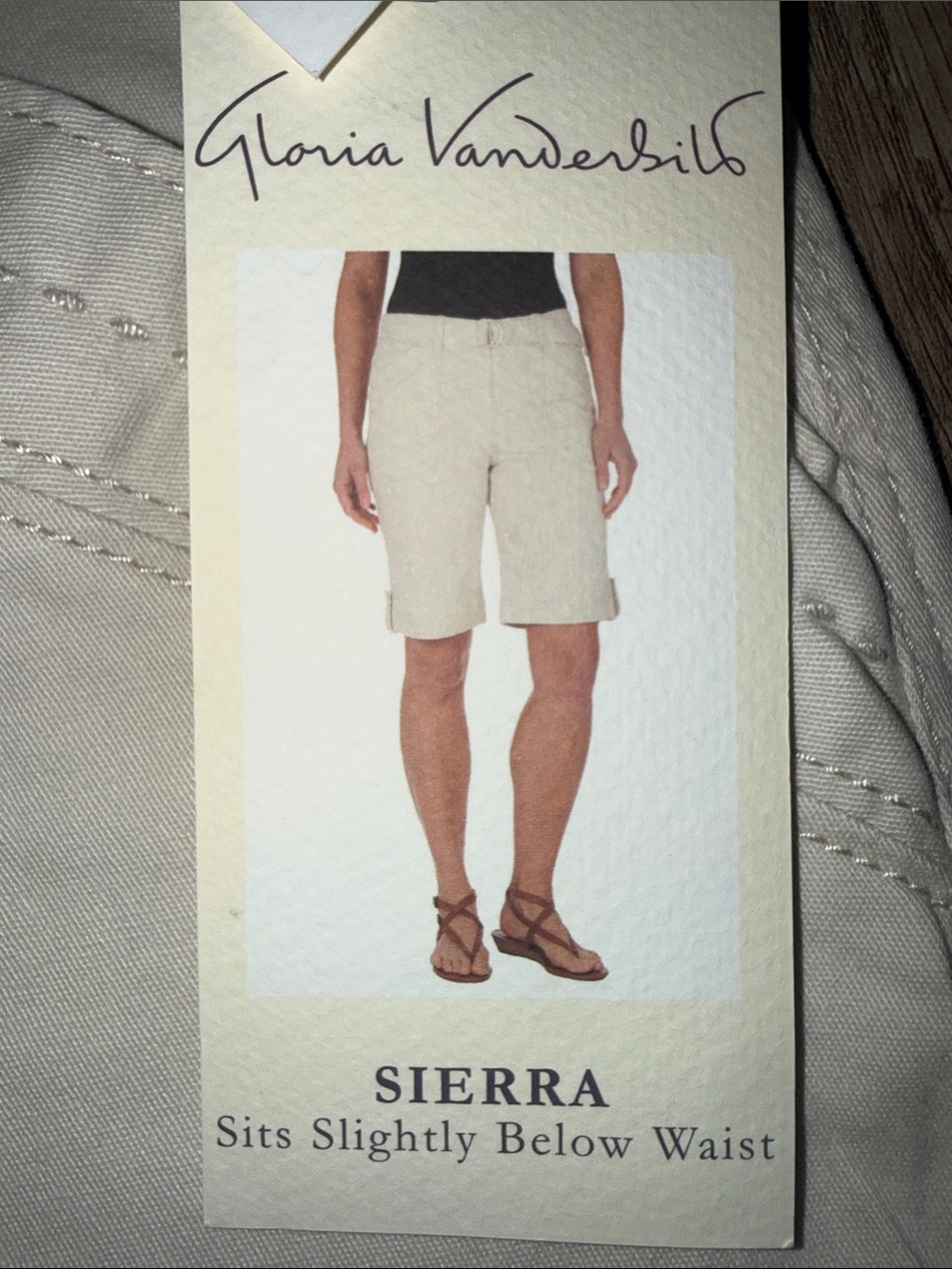 🆕 Gloria Vanderbilt Sierra Khaki Belted Cargo Bermuda Shorts - 12